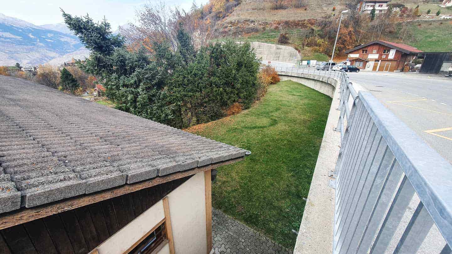 Vue extérieure de la salle de Beuson 1