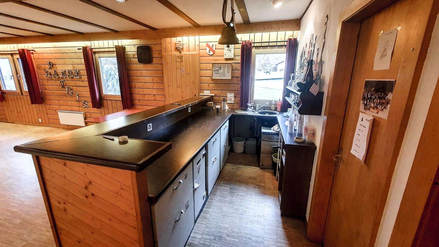 Vue intérieure de la salle de Beuson 1