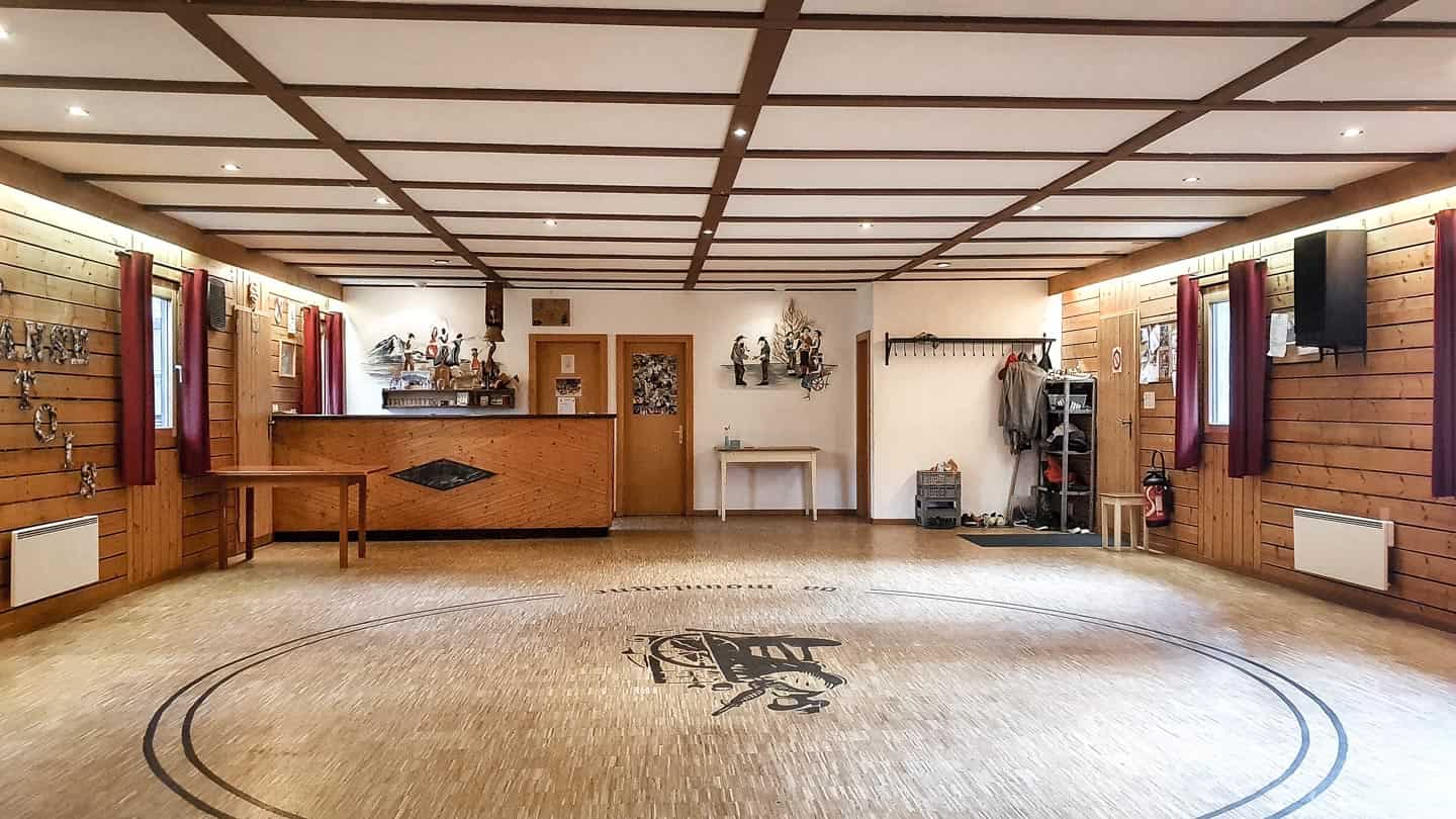 Vue intérieure de la salle de Beuson 3